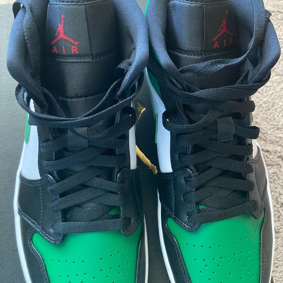 Air Jordan 1 Mid Pine Green sneakers - Picture 3 of 6